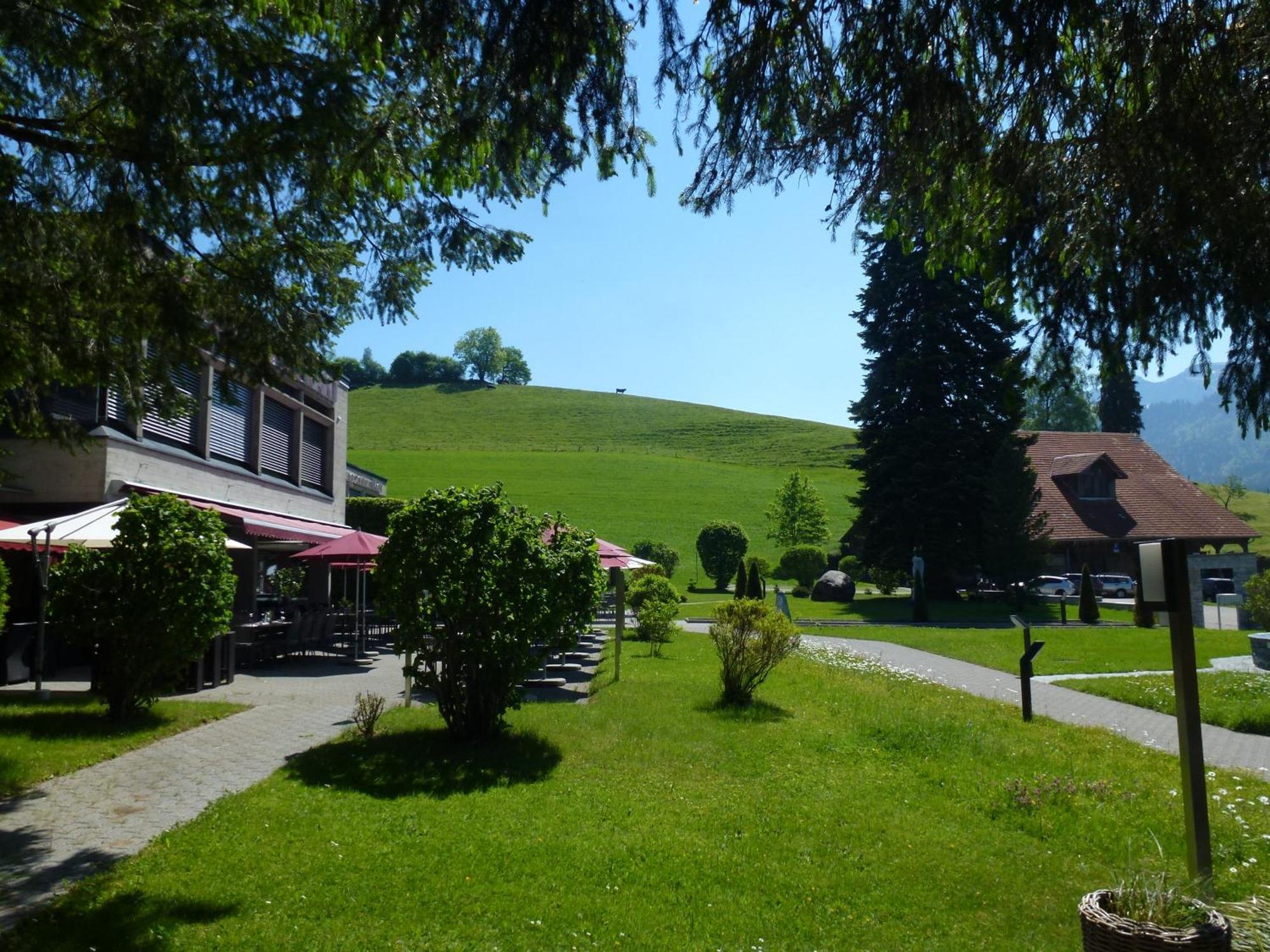 Hotel & Bildungszentrum Matt Schwarzenberg Bagian luar foto